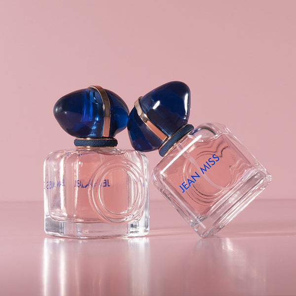 Small town Yixiang ladies perfume lasting fragrance trembles explosions red poison scandal cocoa sweetheart true me perfume wholesale